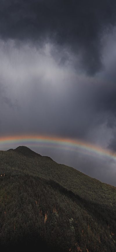 Fond d'écran iPhone Rainbow Over Mountain Landscape