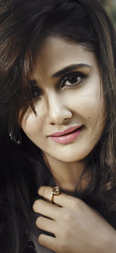 Fond d'écran Parul Yadav sur iPhone