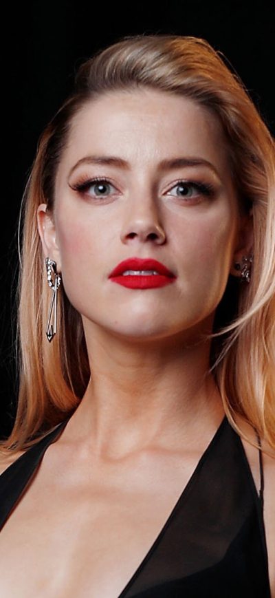 Fond d'écran iPhone Amber Heard In Black Dress