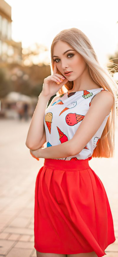 Fond d'écran iPhone Blonde Girl Sunset Time City 4k