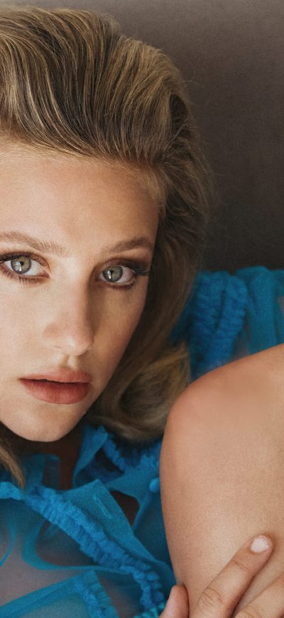 Fond d'écran iPhone Lili Reinhart Rollacoaster Autumn Winter 2020