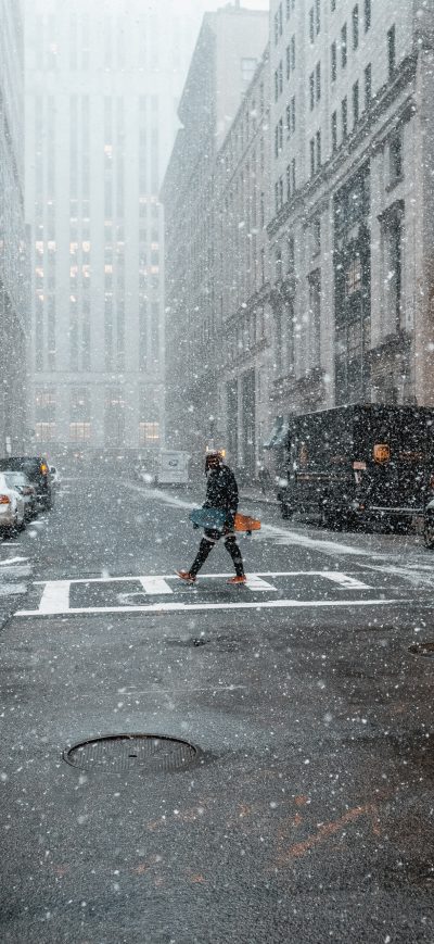 Fond d'écran iPhone Person Street Snow 4k