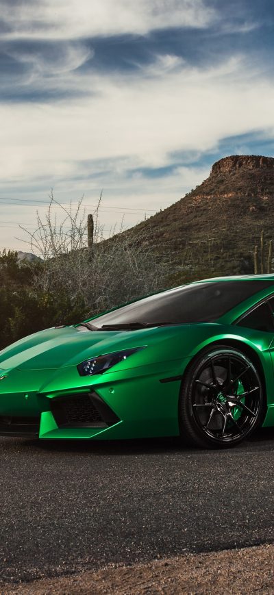 Fond d'écran Lamborghini Aventador Green 4k sur iPhone