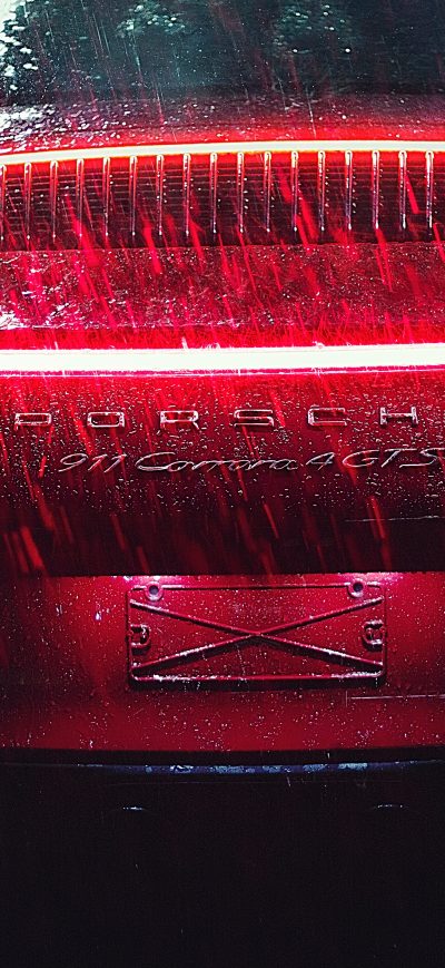 Fond d'écran iPhone Porsche 911 Carrera Tail Light Raining