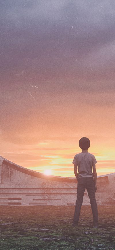 Fond d'écran iPhone Little Boy Seeing Life Arc 4k