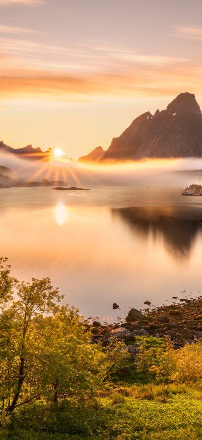 Fond d'écran iPhone Norway Scenery Mountains Reine Fog Sun Bay 4k