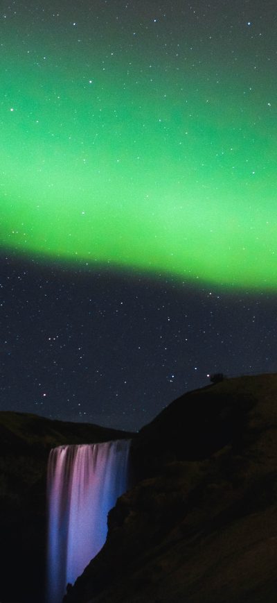 Fond d'écran iPhone Northern Lights Waterfall Mountains 5k