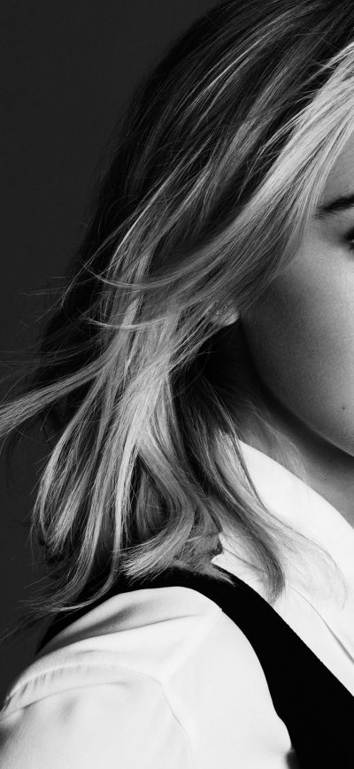 Fond d'écran iPhone Kiernan Shipka Monochrome