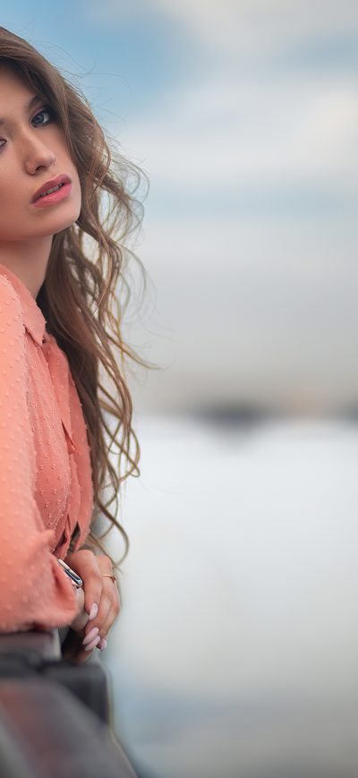 Fond d'écran iPhone Long Hair Brunette Depth Of Field 4k