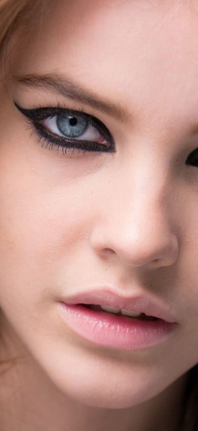Fond d'écran iPhone Barbara Palvin Photoshoot For Loreal 2018