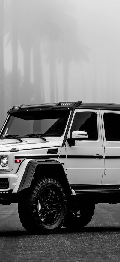 Fond d'écran iPhone Logan Paul Mercedes G Wagon