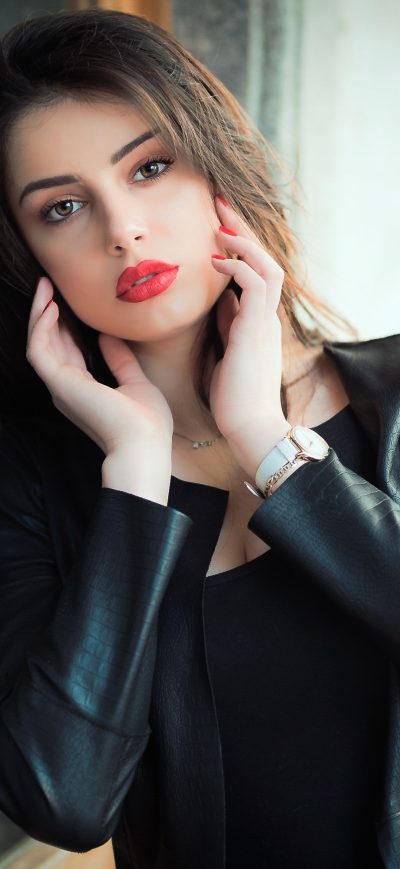 Fond d'écran iPhone Black Clothing Jacket Beautiful Girl