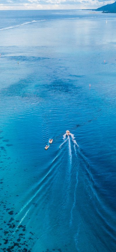 Fond d'écran iPhone Boat Sailing Top View 4k