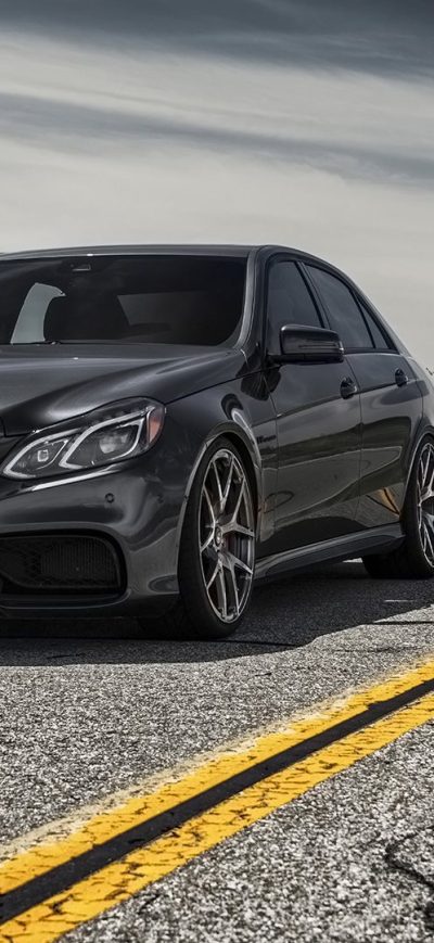 Fond d'écran Mercedes E63 Amg sur iPhone
