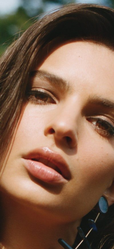 Fond d'écran iPhone Emily Ratajkowski Closeup