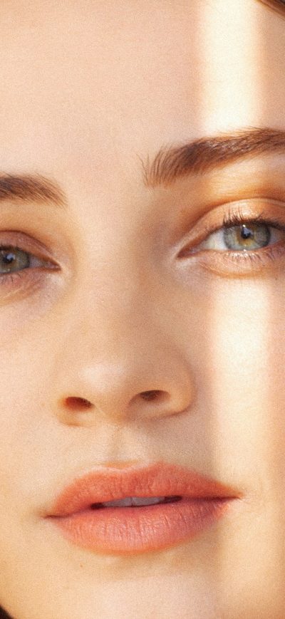 Fond d'écran iPhone Josephine Langford Face Portrait 4k