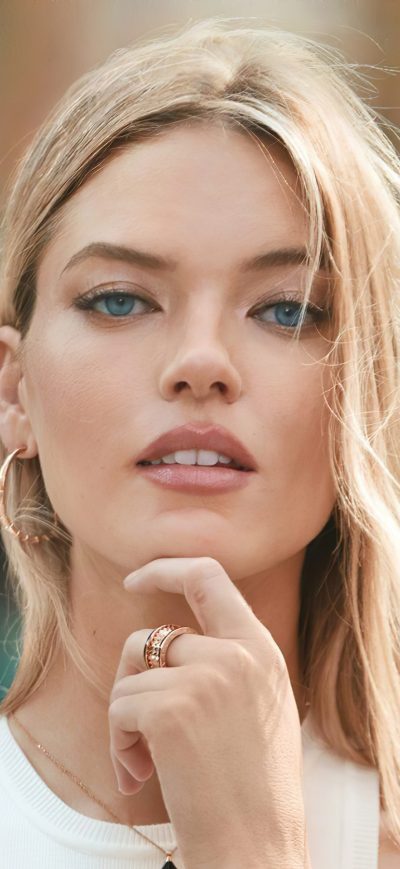 Fond d'écran iPhone Martha Hunt Bulgari 2020