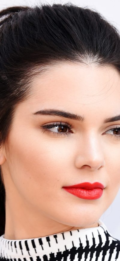 Fond d'écran Kendall Jenner 2 sur iPhone