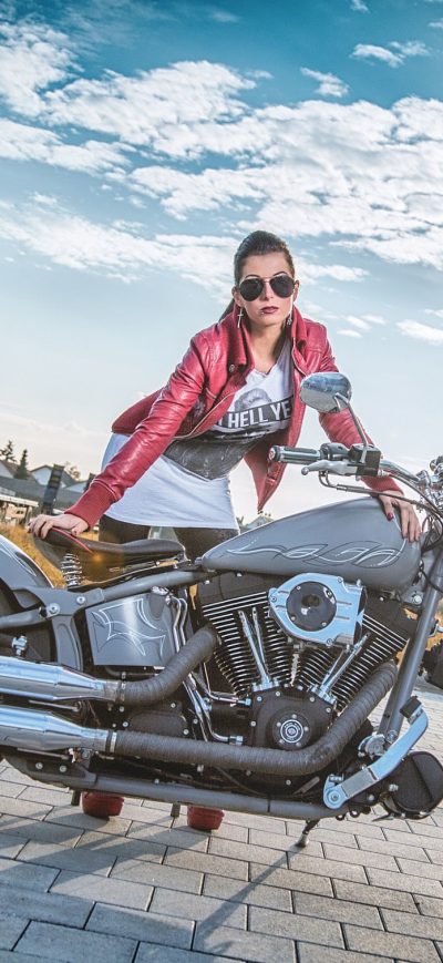 Fond d'écran iPhone Model With Harley Davidson