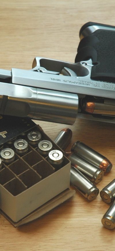 Fond d'écran iPhone Gun Pistol