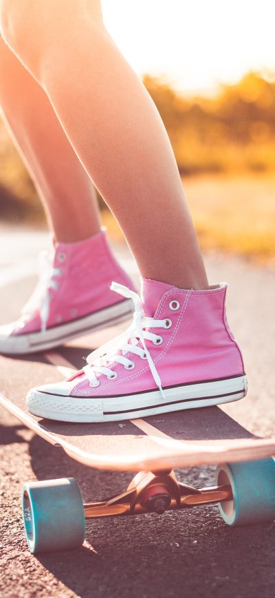 Fond d'écran iPhone Skateboard Shoes Legs 4k
