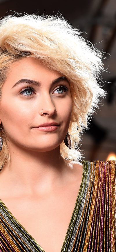 Fond d'écran iPhone Paris Jackson Grammy 2017