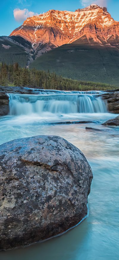 Fond d'écran iPhone Mount Fryatt And Athabasca Falls 4k