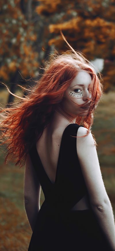 Fond d'écran iPhone Red Hair Girl Hair In Air 4k