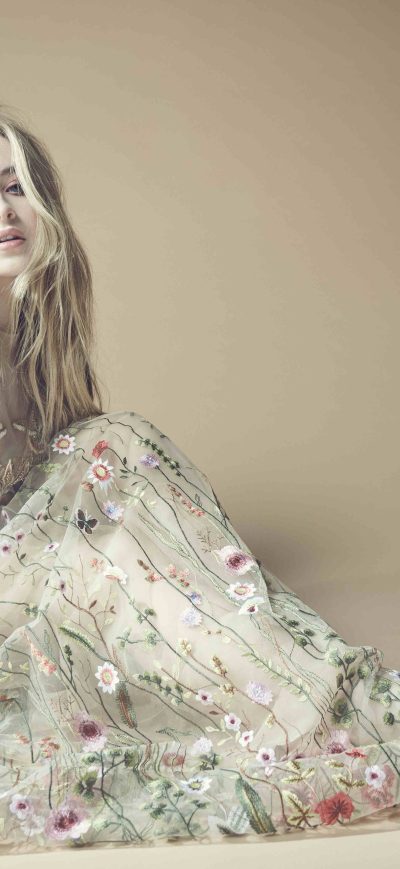 Fond d'écran iPhone Sabrina Carpenter Tmrw Magazine Photoshoot