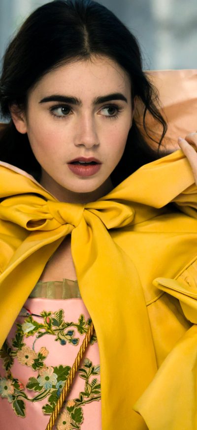 Fond d'écran Lily Collins Still From Mirror Mirror Movie sur iPhone