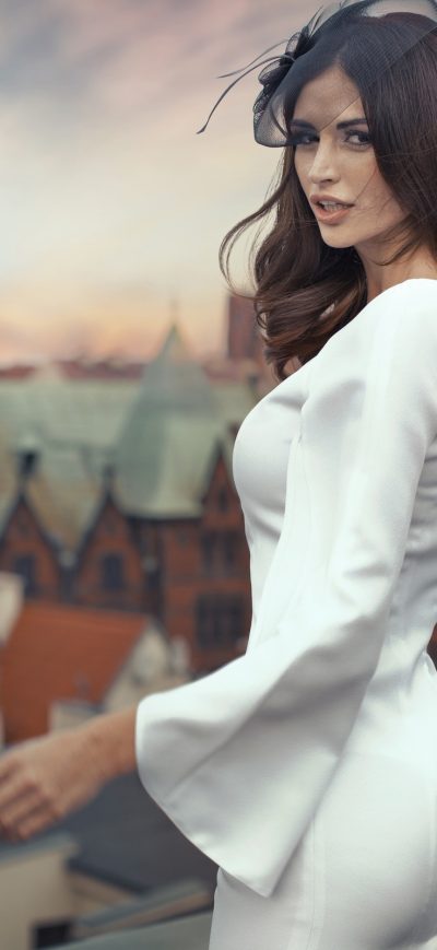 Fond d'écran iPhone Brunette Girl White Dress