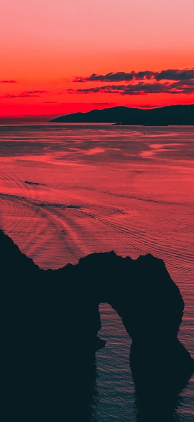 Fond d'écran iPhone Men Standing At Cliff Sunset 4k
