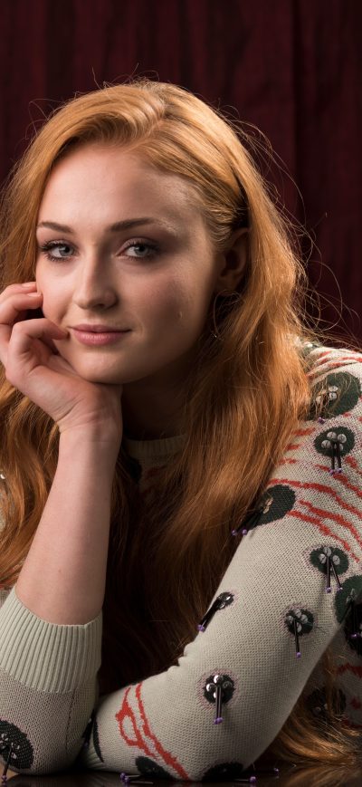 Fond d'écran iPhone Sophie Turner 8k