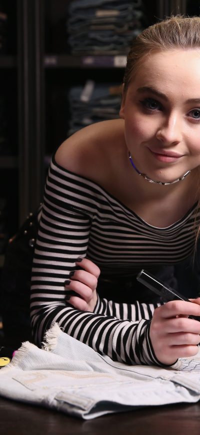 Fond d'écran iPhone Sabrina Carpenter 2018