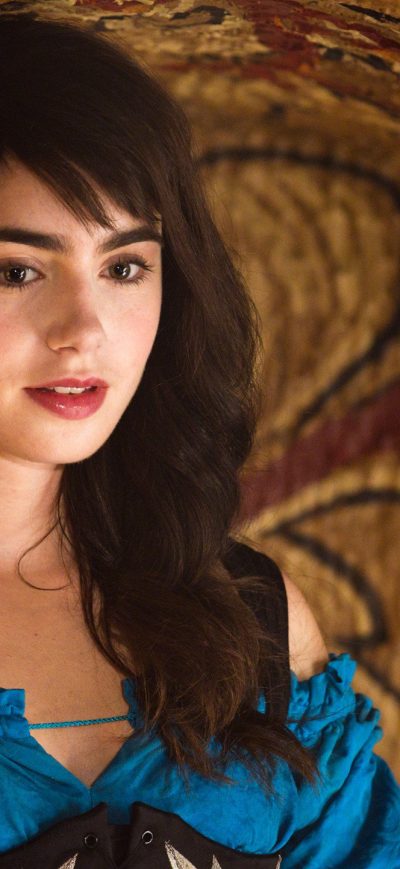 Fond d'écran Mirror Mirror Lily Collins sur iPhone