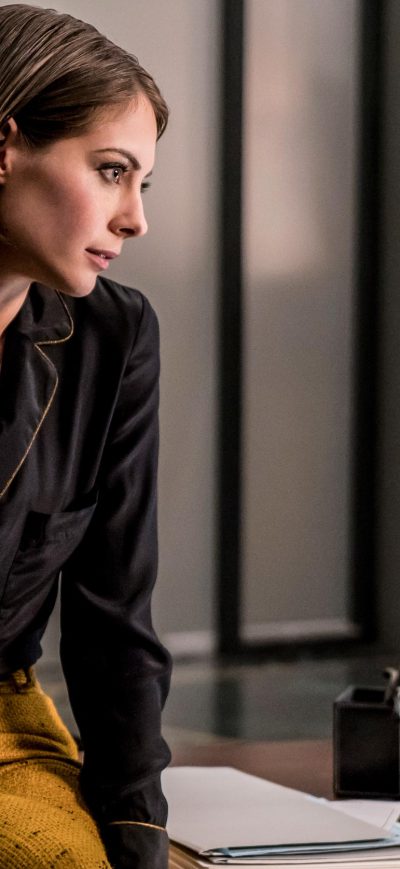 Fond d'écran iPhone Willa Holland As Thea Queen In Arrow 2018