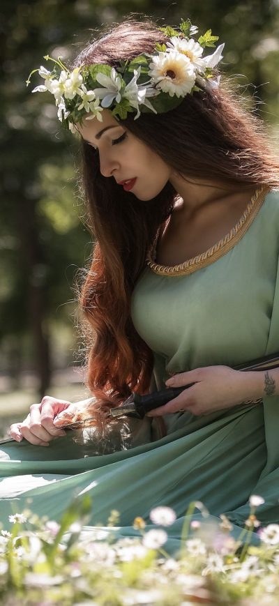 Fond d'écran iPhone Brunette Depth Of Field Girl Green Dress