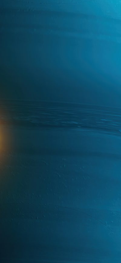 Fond d'écran iPhone Blue Gas Giant Planet Little Moon 4k