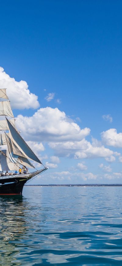 Fond d'écran Ship 4k sur iPhone