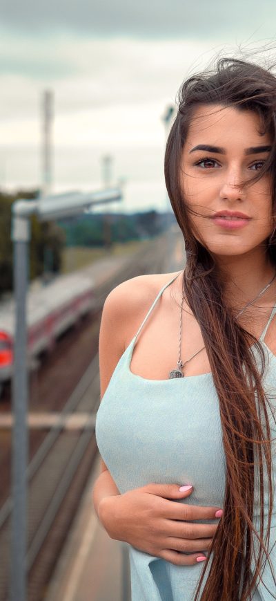Fond d'écran iPhone Long Hair Women Outdoors