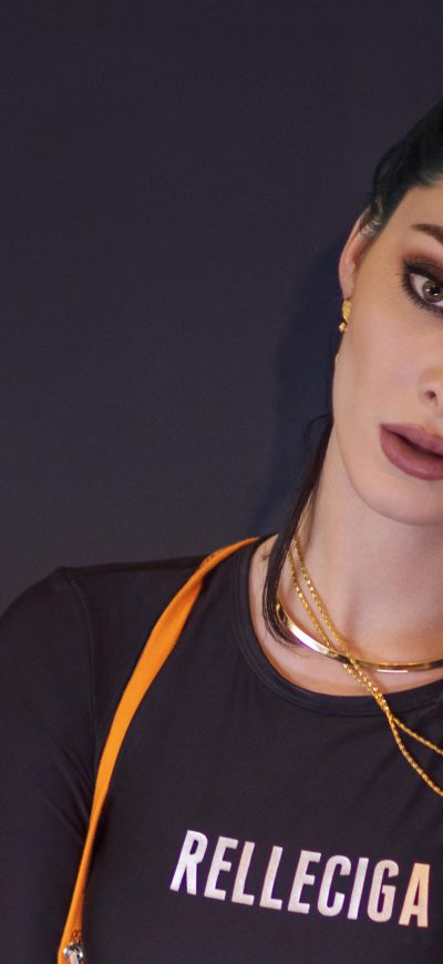Fond d'écran iPhone Emma Dumont FHM China Magazine Photoshoot 2019