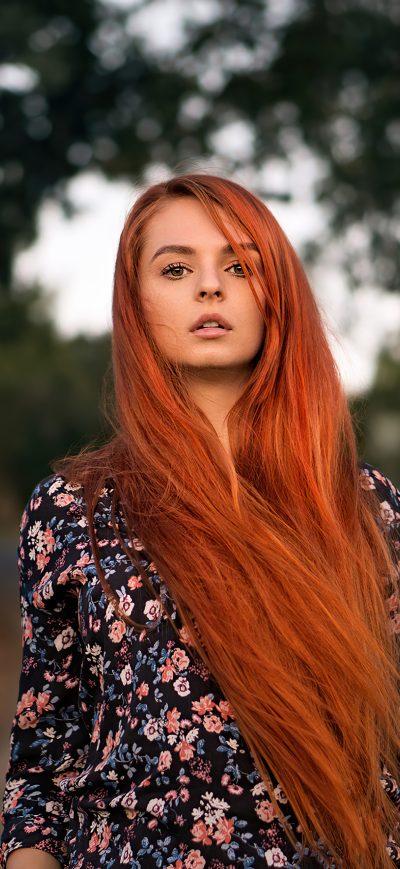 Fond d'écran iPhone Red Head Girl Outdoor Road 4k