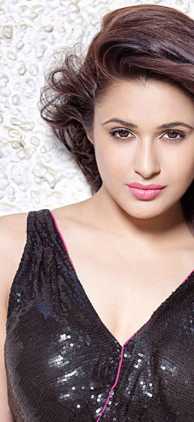 Fond d'écran Yuvika Chaudhary sur iPhone