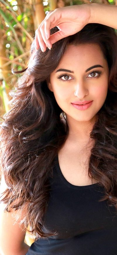 Fond d'écran iPhone Sonakshi Sinha 5