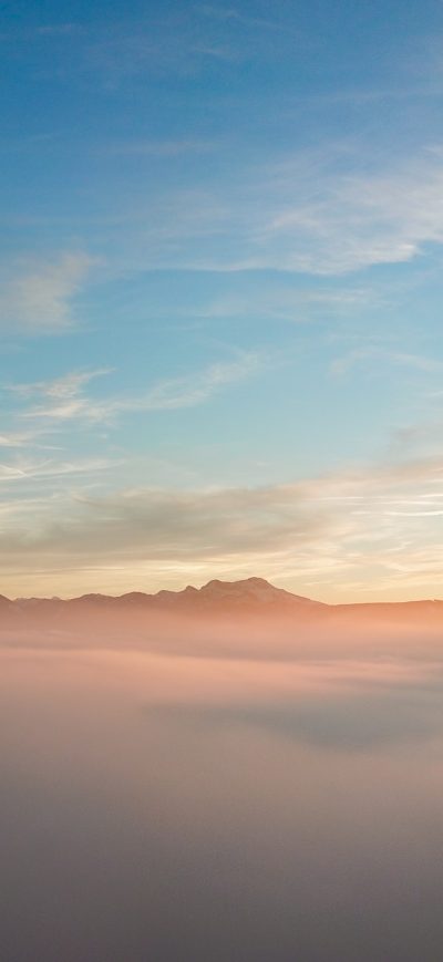 Fond d'écran iPhone Bird Flying Over Clouds 4k