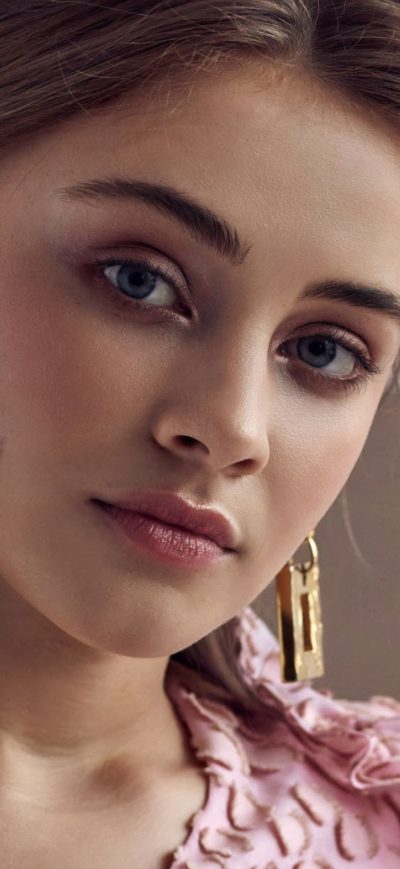 Fond d'écran iPhone Josephine Langford Rose And Ivy Photoshoot 4k
