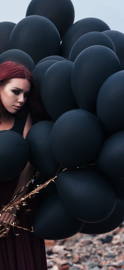 Fond d'écran iPhone Girl With Black Ballons