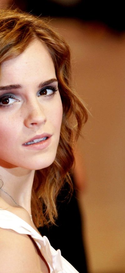 Fond d'écran iPhone Emma Watson Looking Behind