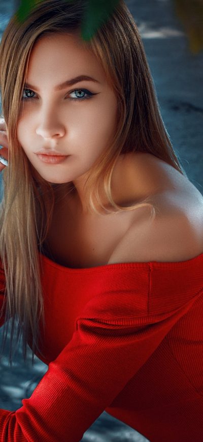 Fond d'écran iPhone Long Hair Blonde In Red Dress