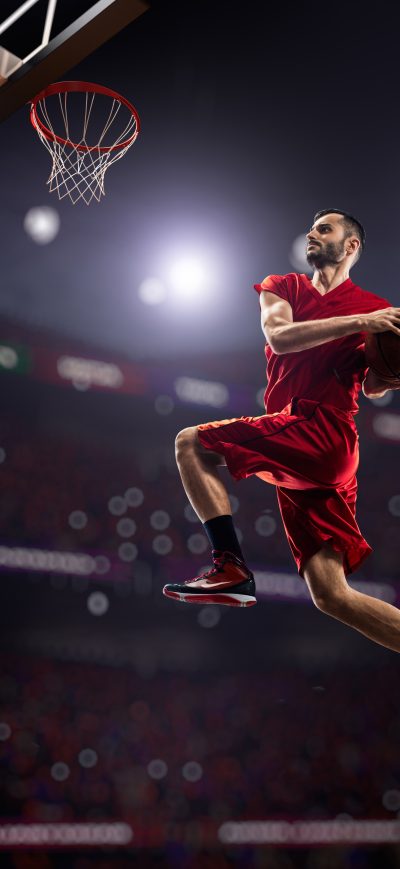 Fond d'écran iPhone Basketball Man Jumping Playing 8k